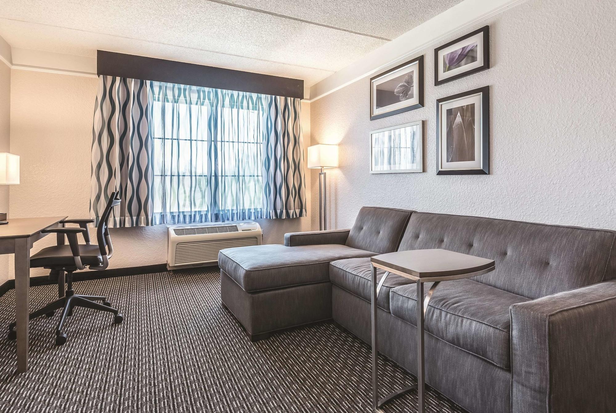 La Quinta By Wyndham Orlando Lake Mary Bagian luar foto