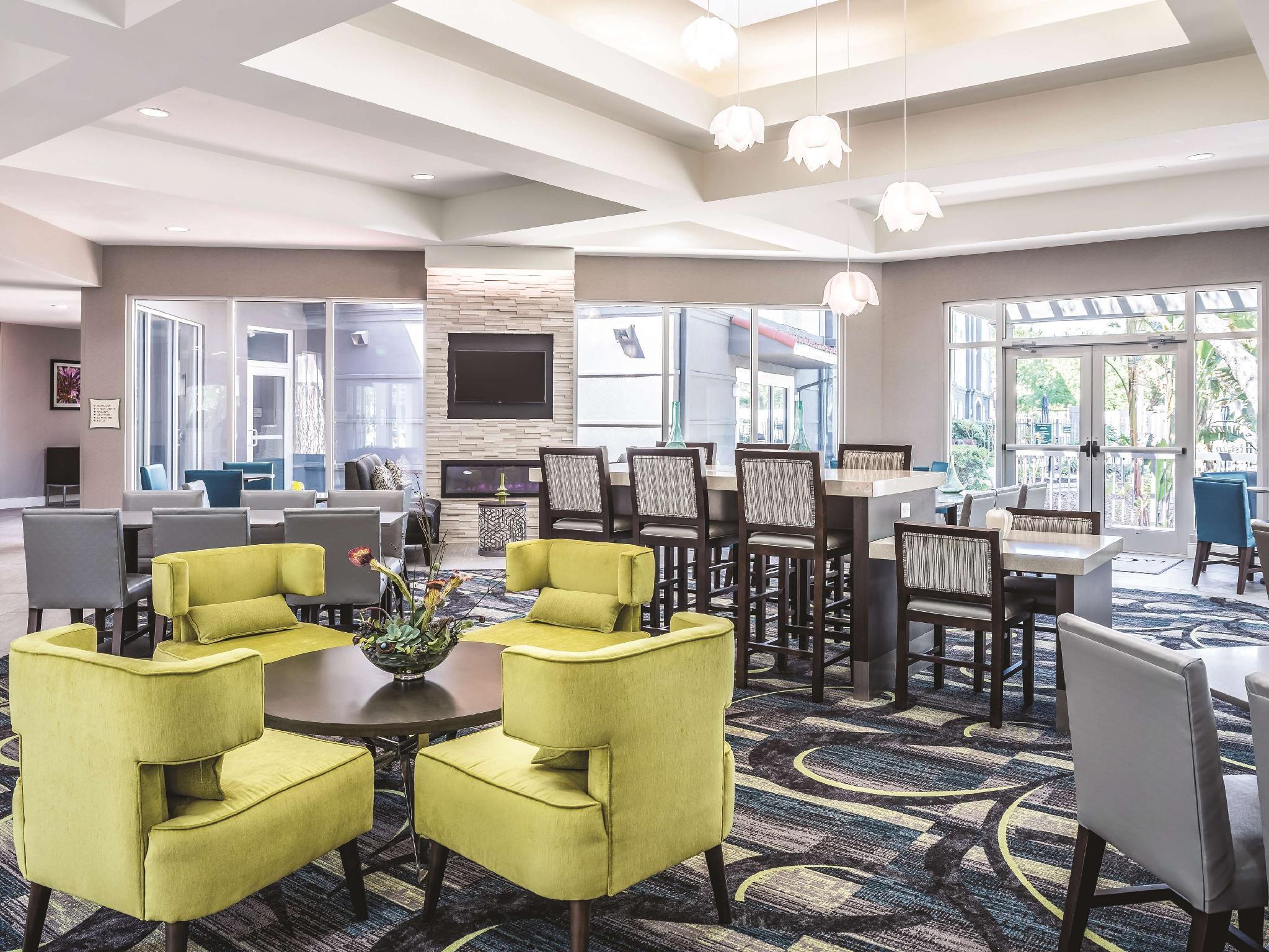 La Quinta By Wyndham Orlando Lake Mary Bagian luar foto