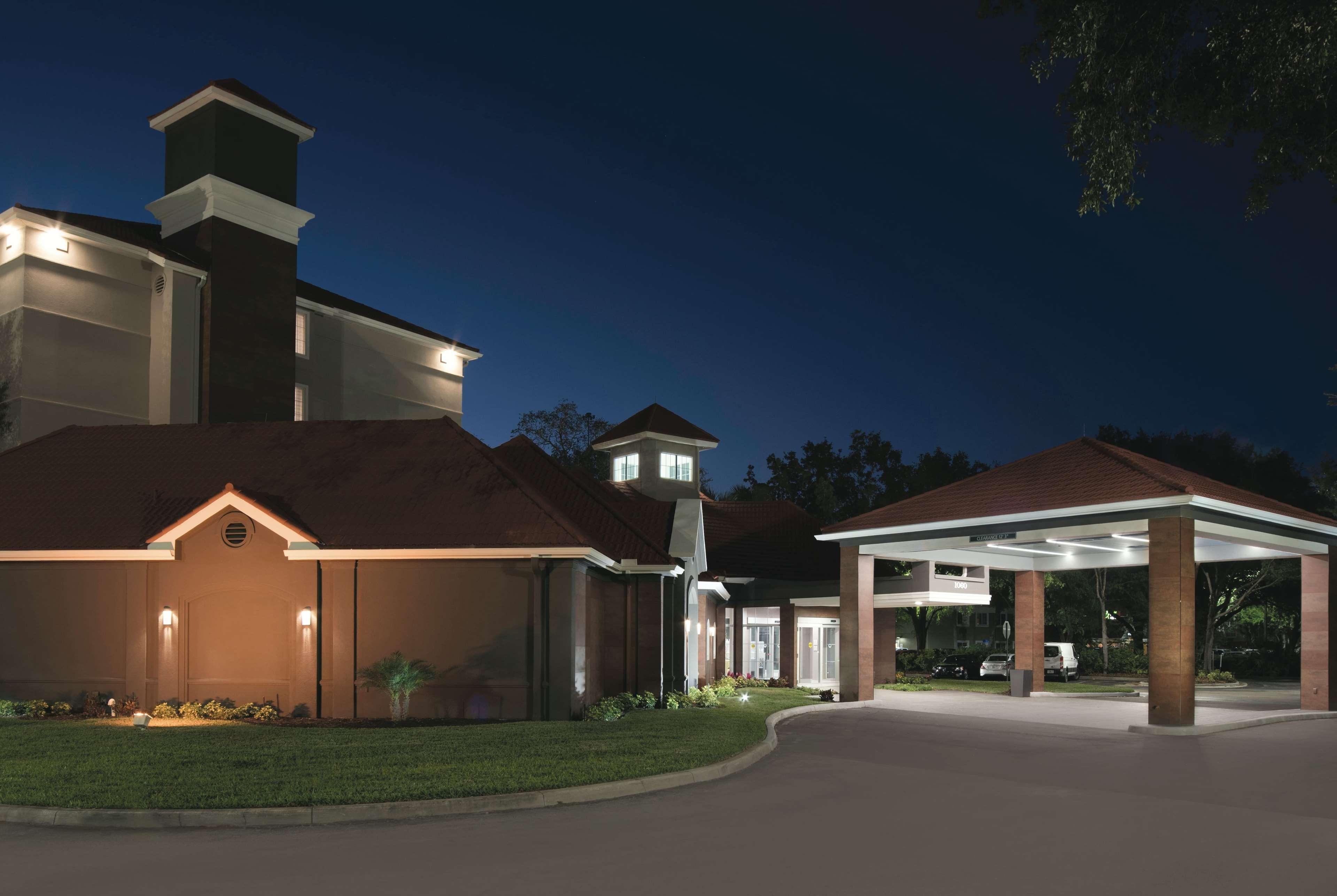 La Quinta By Wyndham Orlando Lake Mary Bagian luar foto