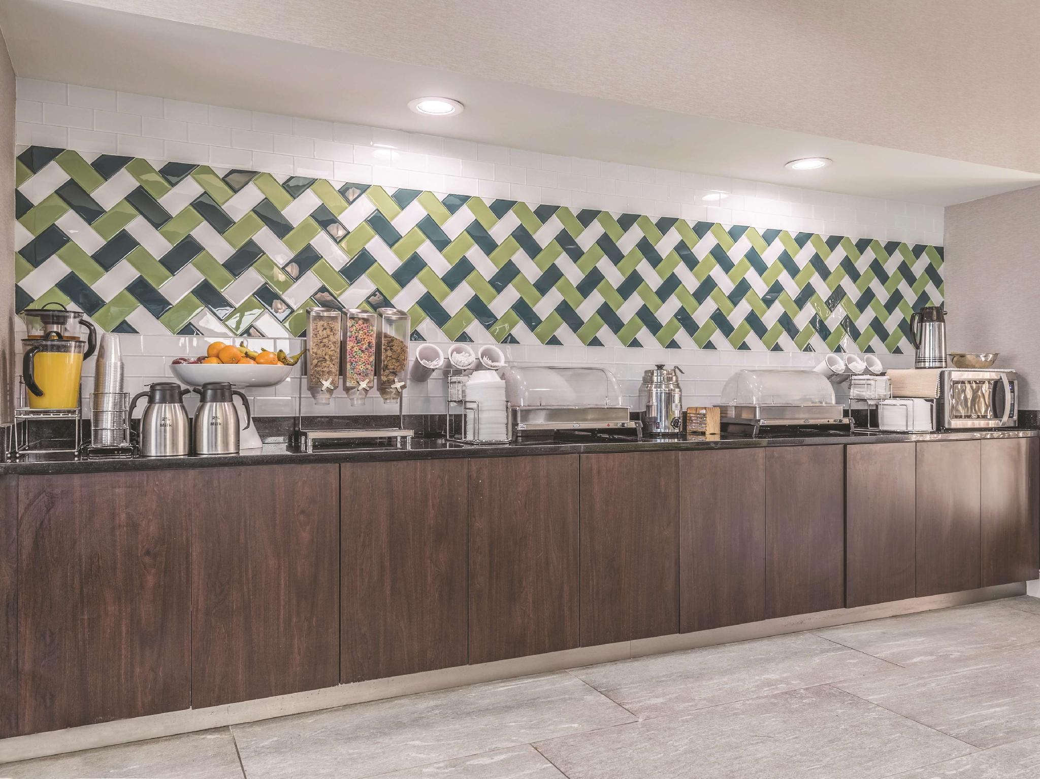 La Quinta By Wyndham Orlando Lake Mary Bagian luar foto